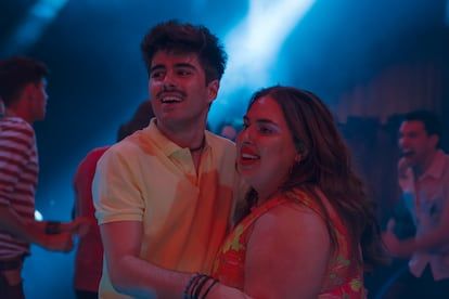 Martin Urrutia y Blanca Martínez, en el primer episodio de 'Mariliendre'.
