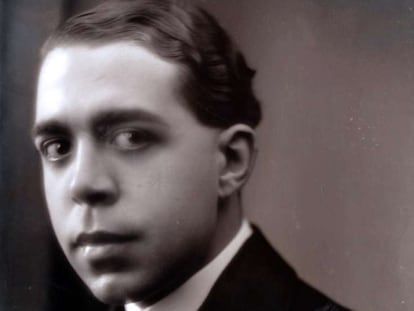 Néstor Martín Fernández de la Torre, in 1910.
