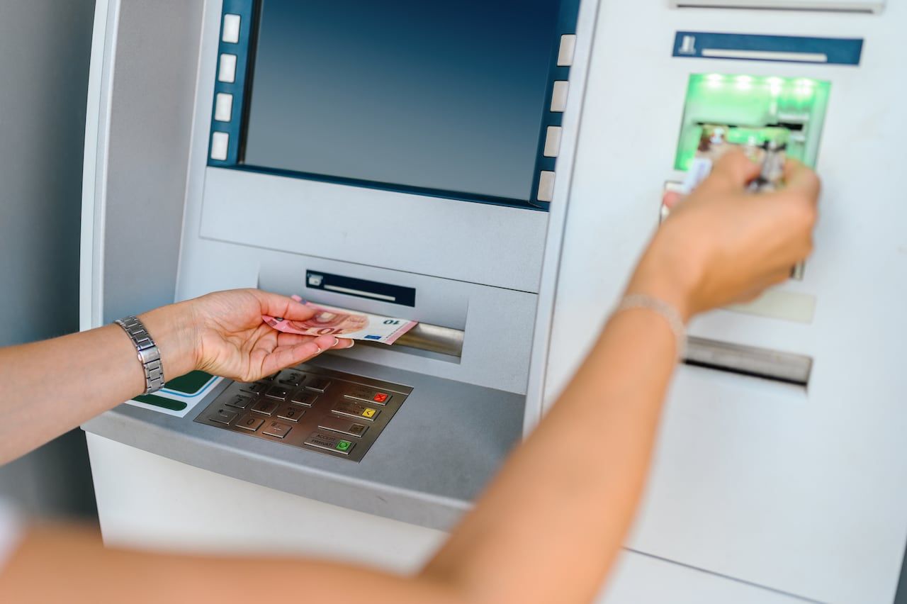 La protección de los usuarios cuando se usa ATM es esencial para evitar el robo de información confidencial.