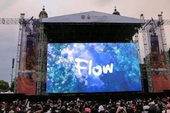 El flujo se proyecta en el