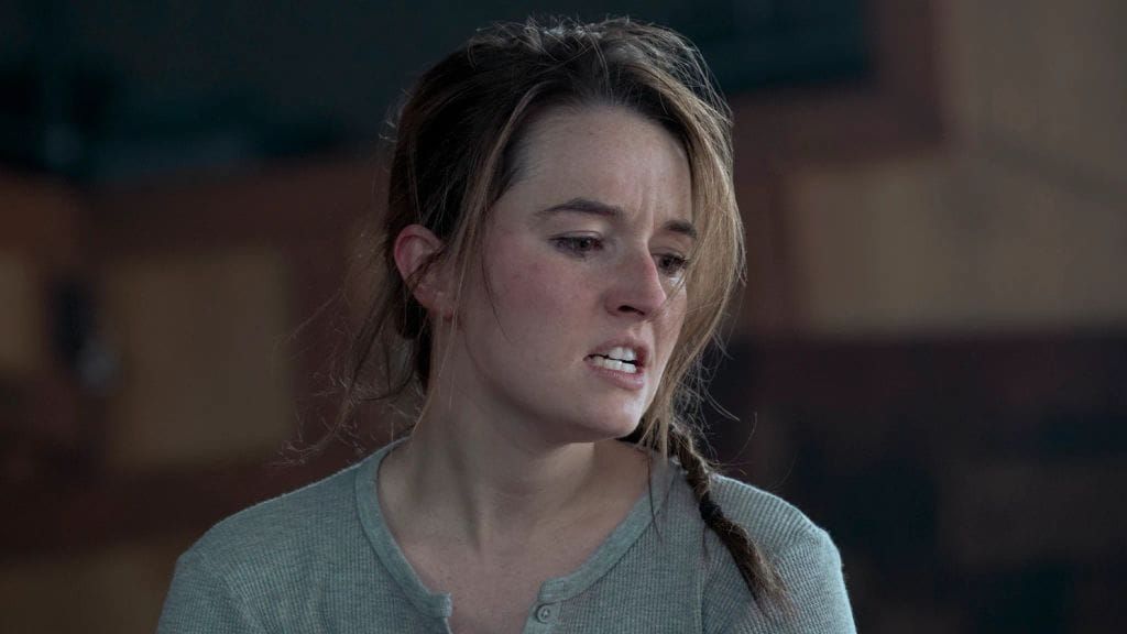 Abby viene la muerte de su madre matando a Joel