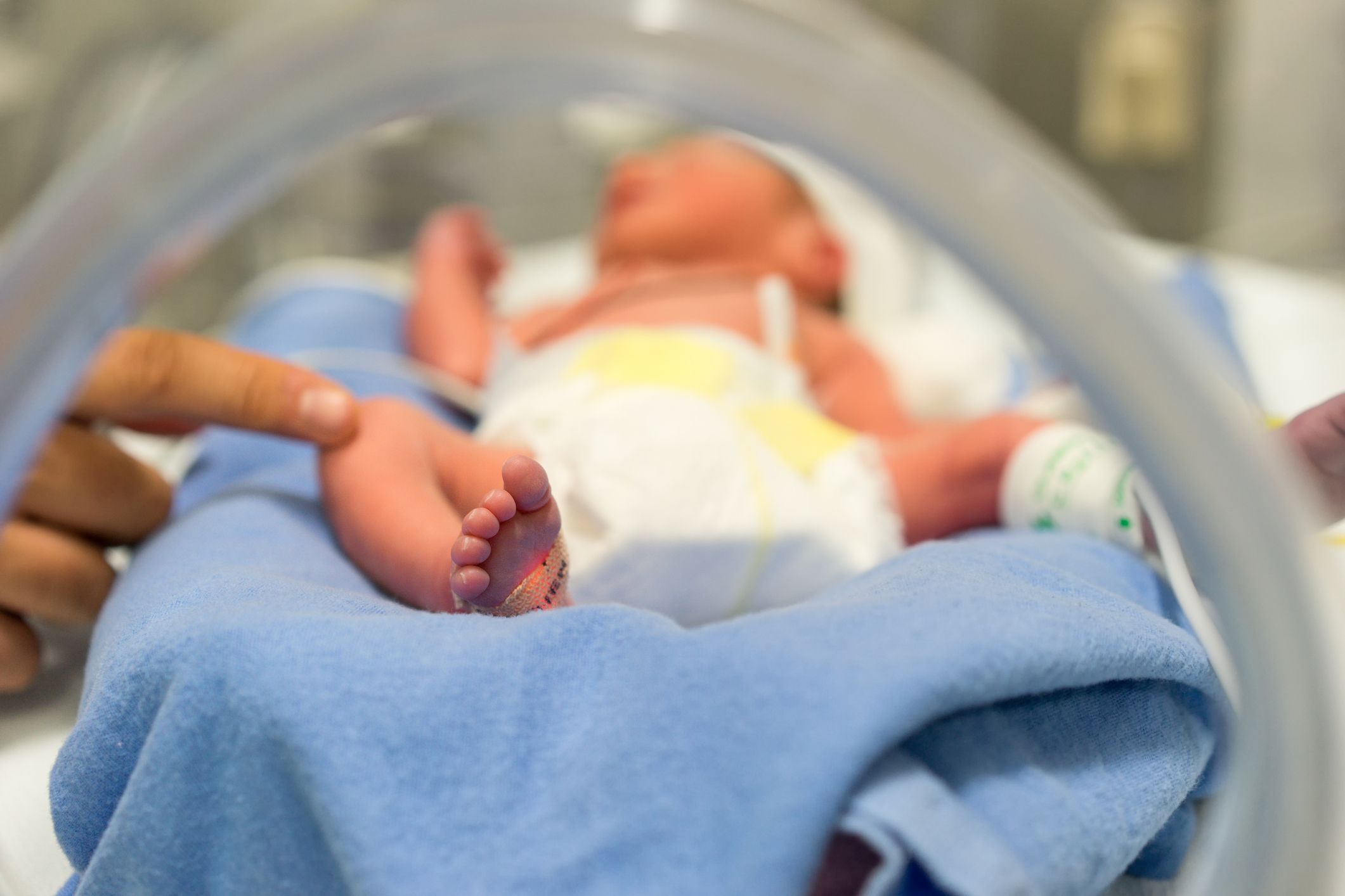 El síndrome del niño de burbujas hace que los bebés no tengan un sistema inmune capaz de defenderlos.