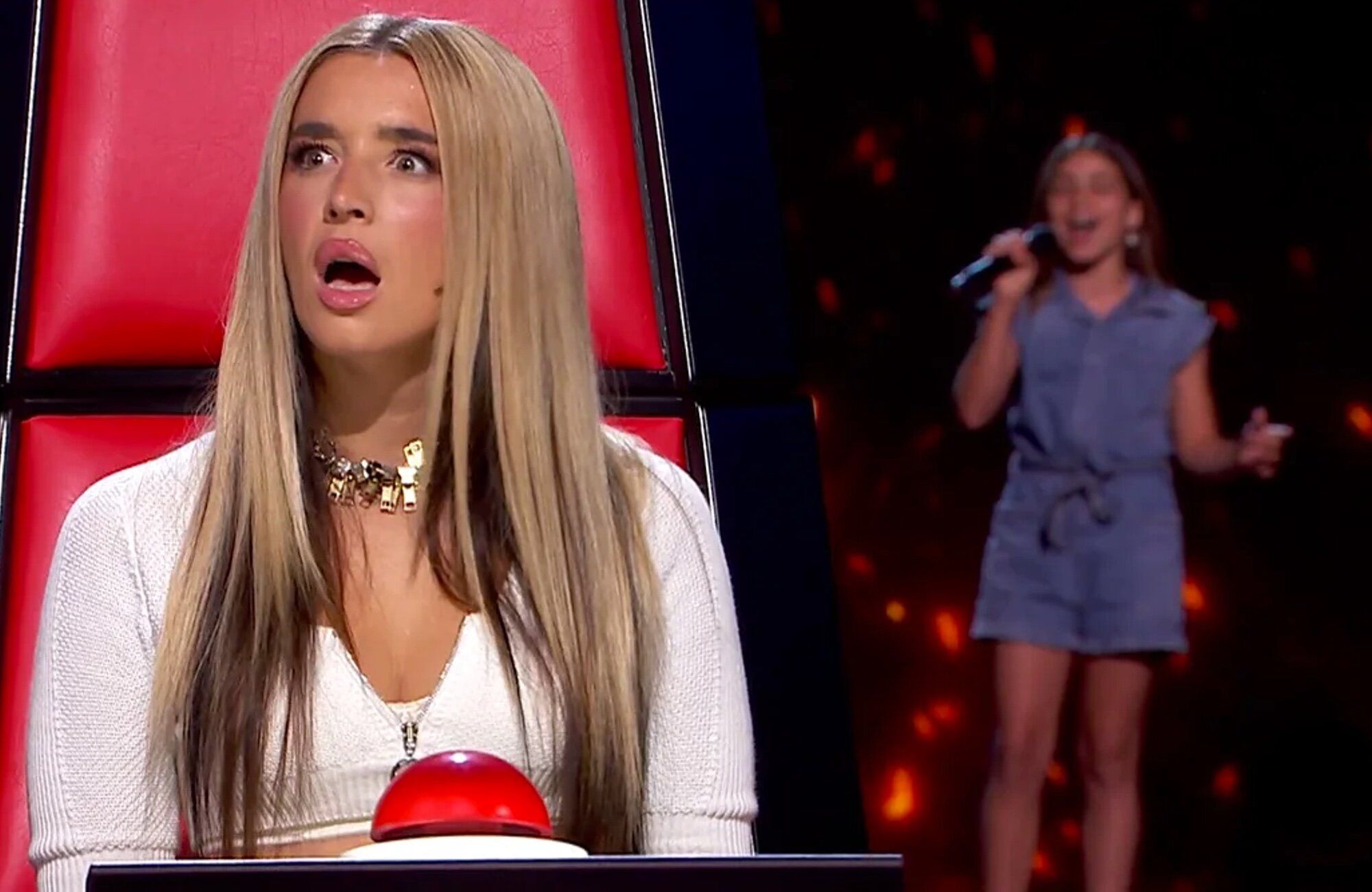 Lola Indigo durante una de las audiencias ciegas de 'La Voz Kids 2025'