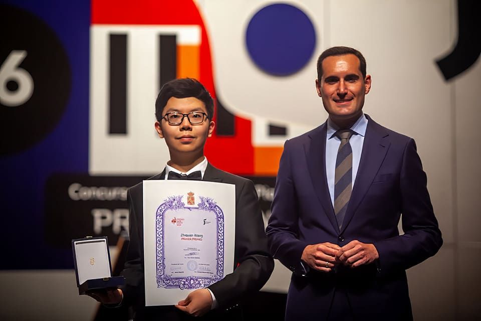 El intérprete chino Zhiquan Wang recibe la 66ª edición de la El intérprete chino Zhiquan Wang recibe la 66ª edición de la