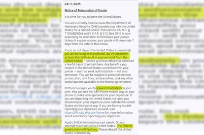 Notificación que Saray Díaz recibió para abandonar inmediatamente a los Estados Unidos.