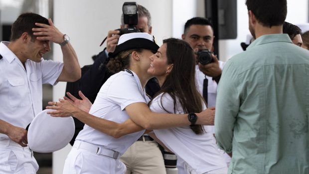 Queen Letizia y la princesa Leonor en Panamá. (Foto: Gtres)