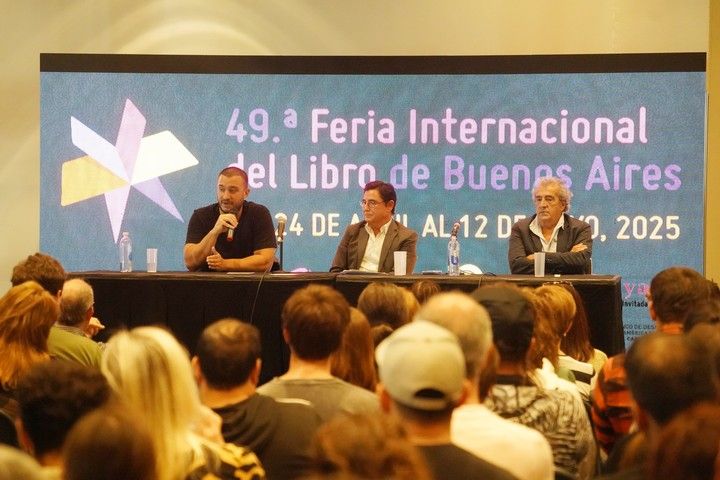 Tomás Rebord, Jorge Pentevecchia y Ricardo Roa. Foto: Martin Bonetto.
