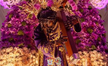 Los feligreses veneran la imagen del nazareno de San Pablo este miércoles santo Los feligreses veneran la imagen del nazareno de San Pablo este miércoles santo