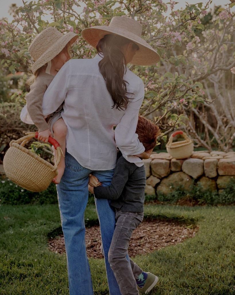 Meghan Markle ha derretido las redes sociales al compartir una nueva foto con sus hijos Archie y Lilibet.