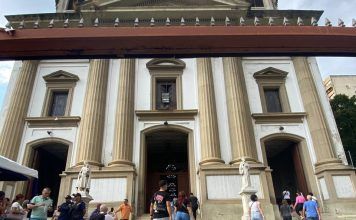 Feligesses visitó las siete templos en Caracas este jueves santo Feligesses visitó las siete templos en Caracas este jueves santo