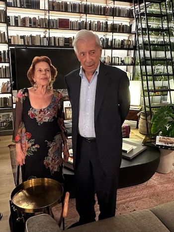 Mario Vargas Llosa regresa a