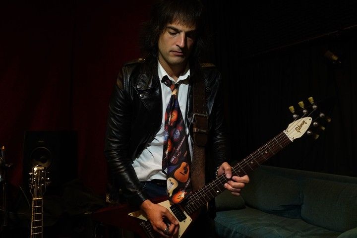 Joaquín Carámbula generalmente invita a su hermano Gabriel, a quien ama. Y dice que siente lo mismo por su hermana María. Foto: Emmanuel Fernández