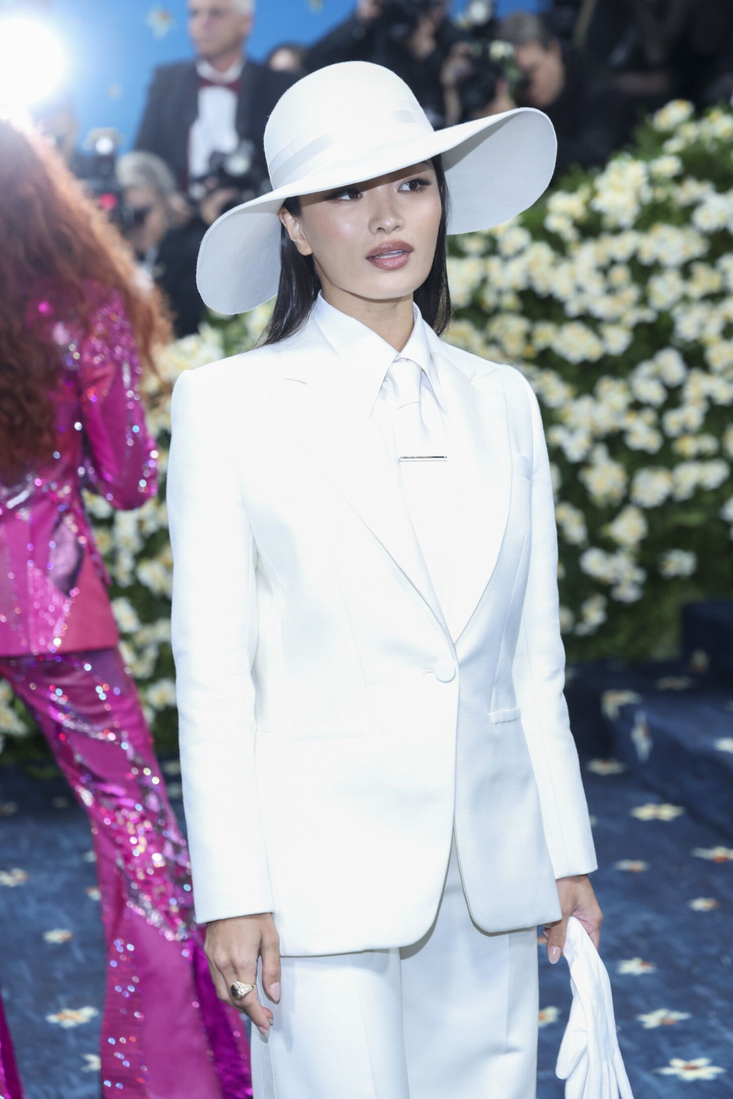 Con Gala 2025 La actriz Anna Sawai desfiló para la alfombra azul de la Gala Met 2025 este lunes en Nueva York.