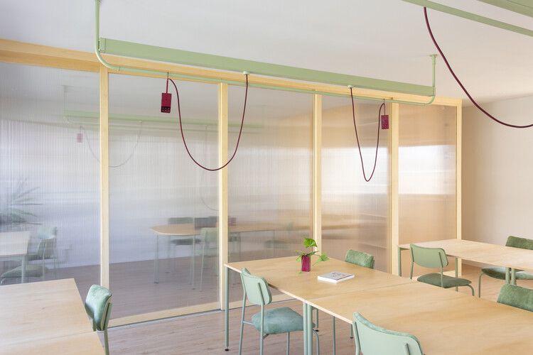 Mirador Office / Dodds Study - Fotografía interior, madera, iluminación, vidrio, sillas
