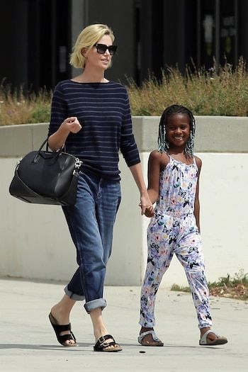 En su maternidad, Charlize Ha