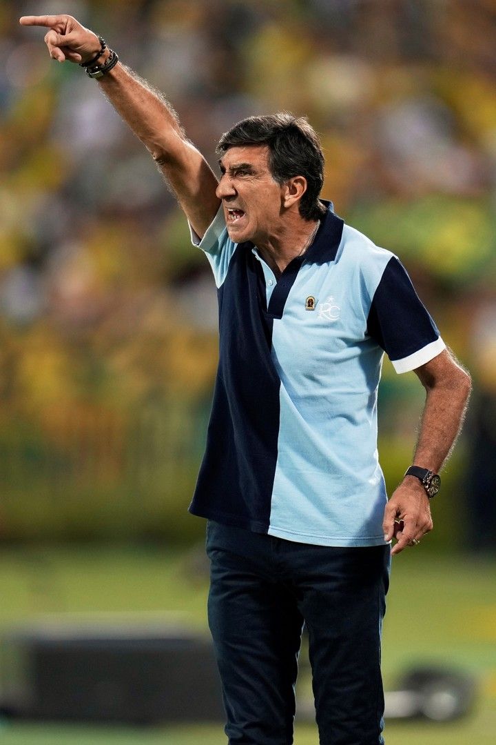 Costas puso un triunfo histórico en Colombia. (Photo AP/Fernando Vergara)
