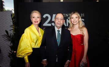 Don Guillermo Velutini recibe homenaje histórico en la celebración de los 25 años de Century 21 Venezuela Don Guillermo Velutini recibe homenaje histórico en la celebración de los 25 años de Century 21 Venezuela