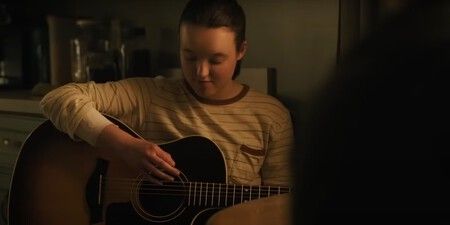 Ellie con una guitarra en 'The Last of Us'