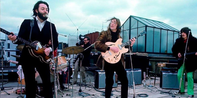 Los Beatles en la terraza del Cuerpo de Apple.