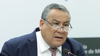 Gustavo Adrianzén. Por disposición de
