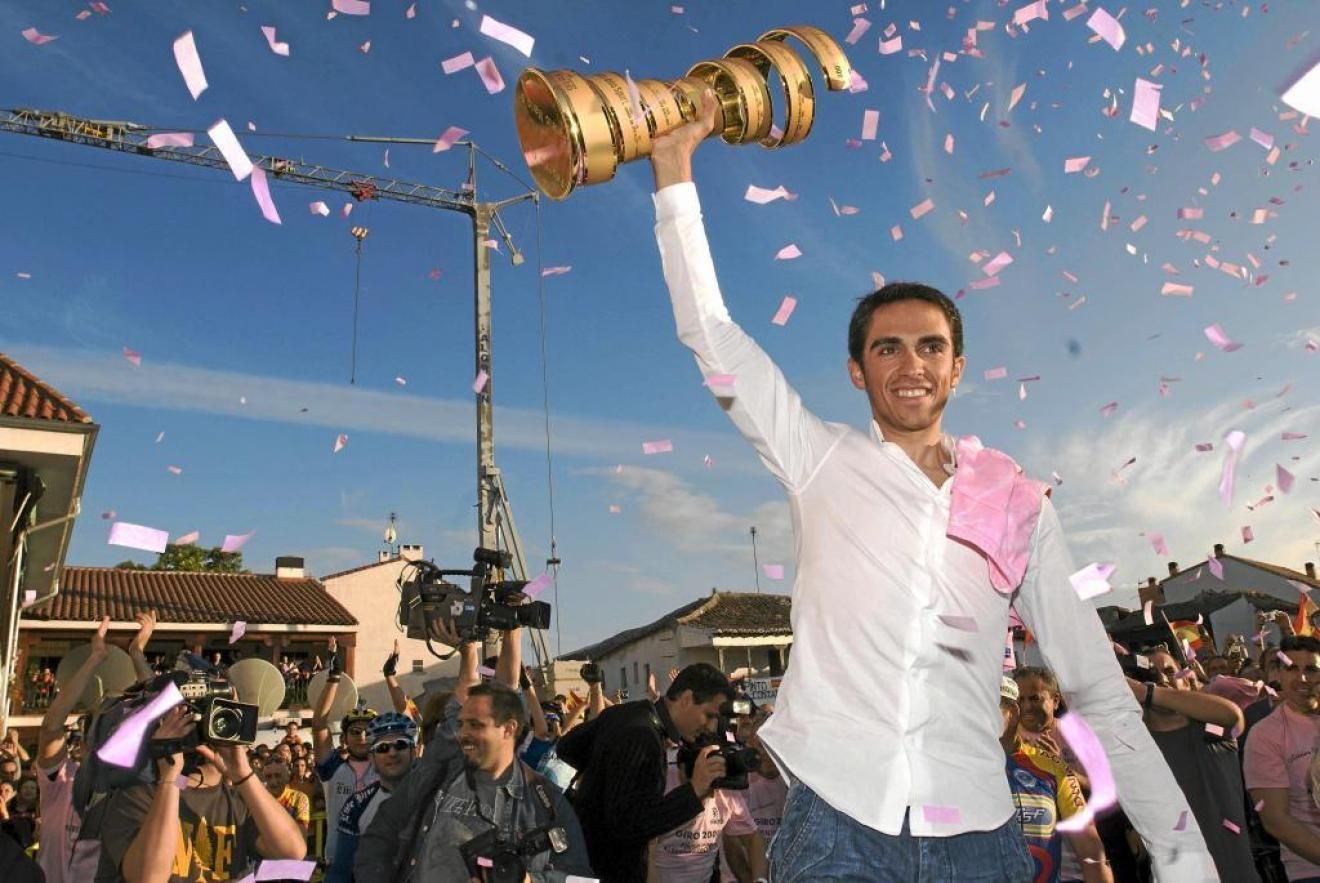 Contador, celebrando su victoria en el turno.
