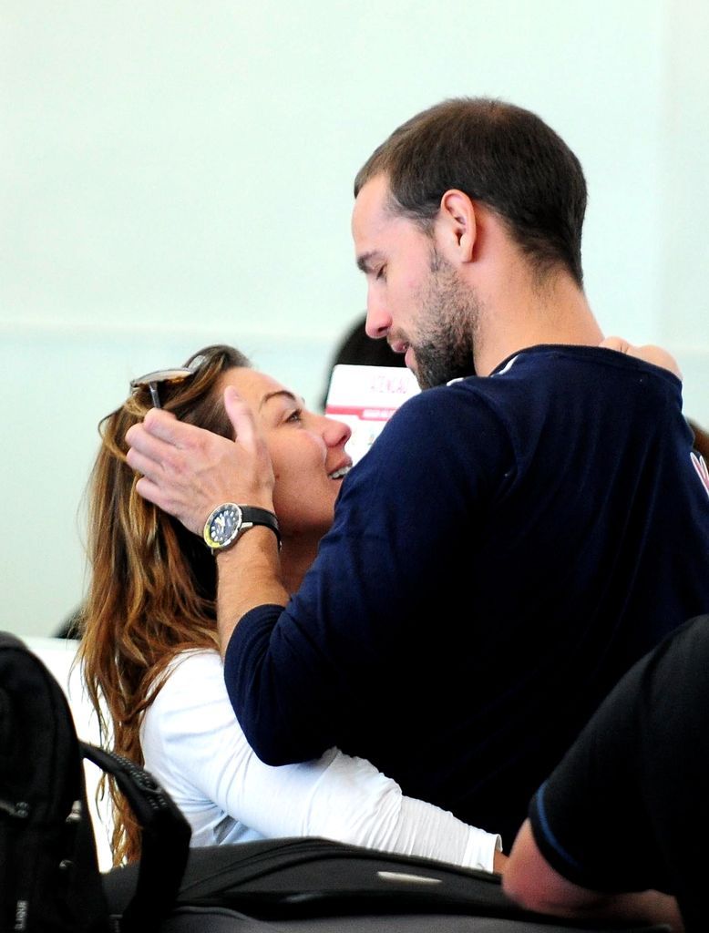 The singer Amaia Montero and Gonzalo Miro at an airport in Punta del Este 01/08/2010 Punta del Este Argentina