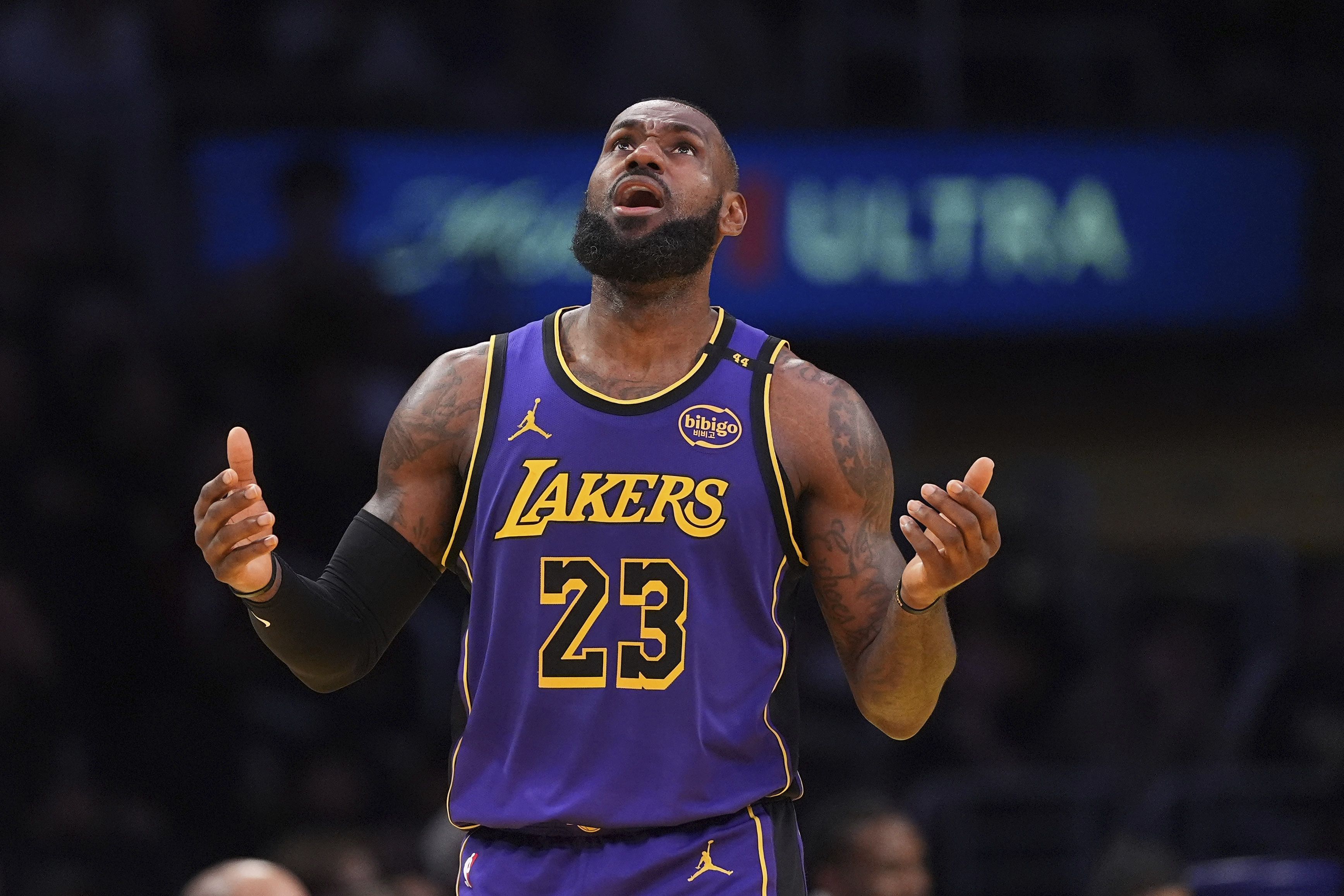LeBron James, cuarto atleta en ganancias