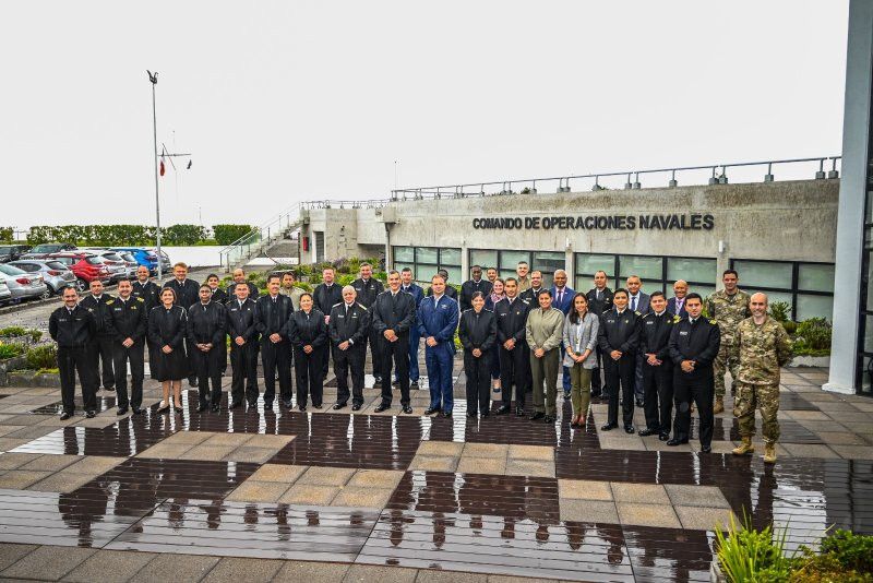 Delegaciones en el Comando de Operaciones Navales Firma armada de Chile