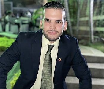 El periodista político y activista