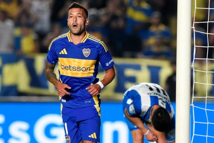 Lucas Janson de Boca celebra un gol este miércoles, en un partido para la Copa Argentina entre Boca Juniors y Argentino de Monte Corn en el General de Brigada Estanislao López en Santa Fe (Argentina). EFOBAR EFE/ JAVIER