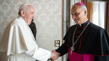 El padre Manolo piensa que