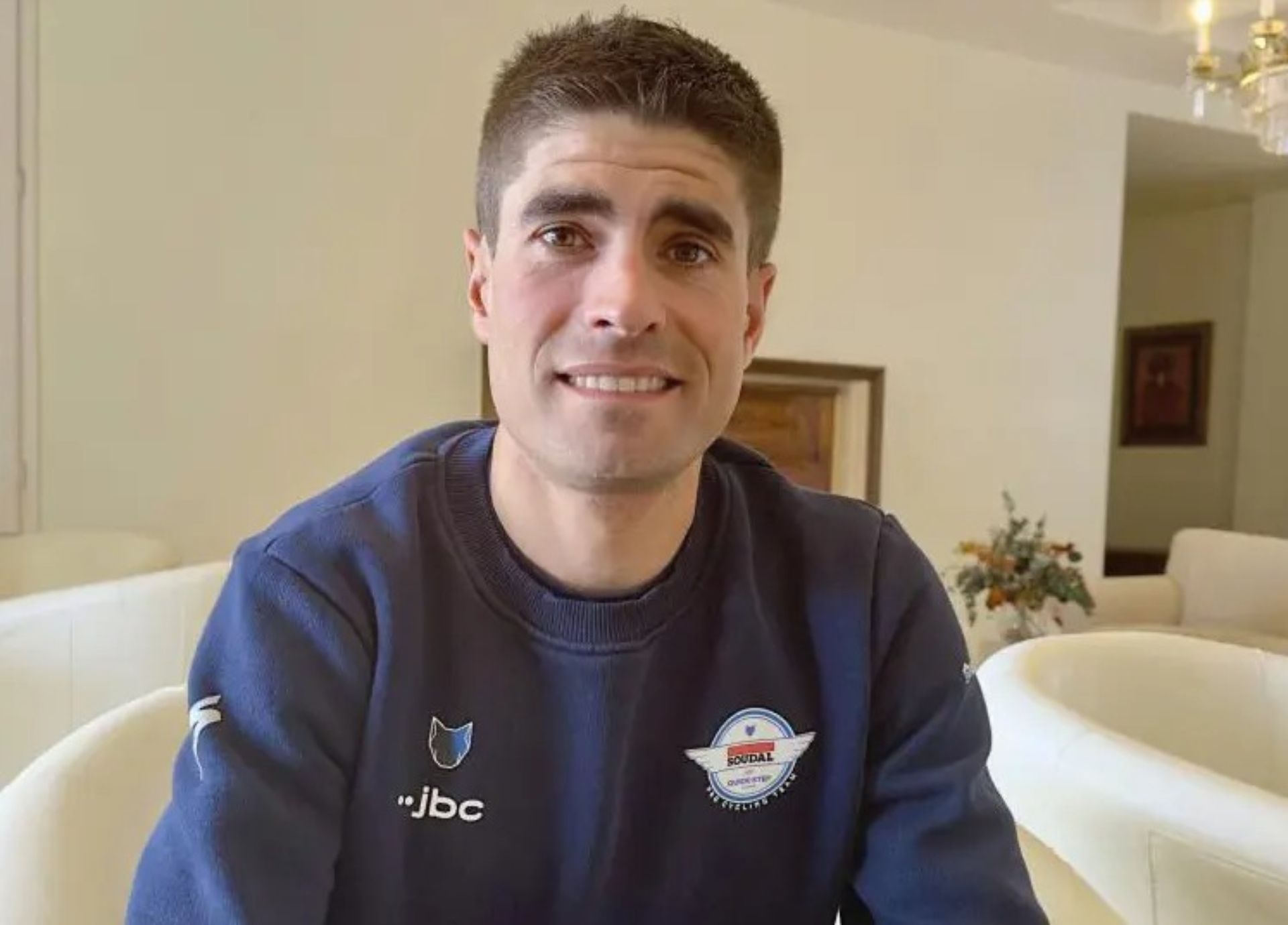 Mikel Landa atiende a Plus Brand