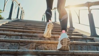Sube escaleras sin usar el