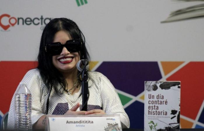 Amanditita enfrenta sus peores temores en la Feria Nacional de Libros con su nuevo trabajo.