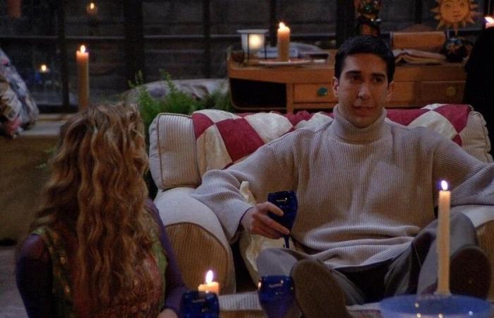 Un apagón en Nueva York dio lugar a uno de los episodios más divertidos de ‘amigos’. Pero la causa se vio en otra serie.