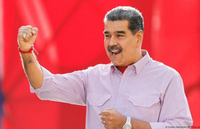 Maduro anuncia un aumento de la pensión a $ 50 – DW – 05/05/2025 -.