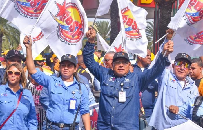 La clase trabajadora de Bolívar marchó en rechazo del arresto de venezolanos en el extranjero.