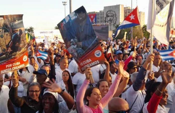 El Día del Trabajo, Cuba desfiló en cuadrados y avenidas.
