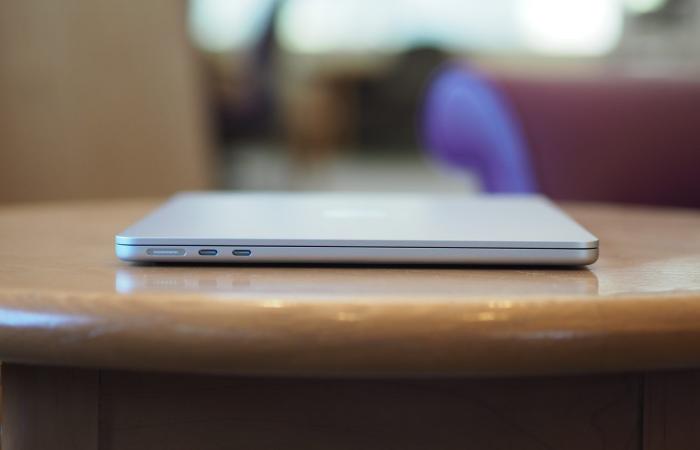 Asus Zenbook A14 vs Apple MacBook Air 13 (M4): Titan Duel -.