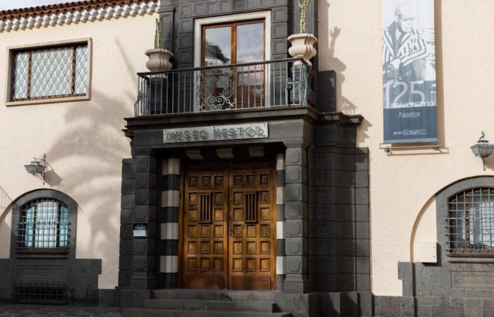 Nérstor, el pintor canario de techo que llega a la reina Sofía