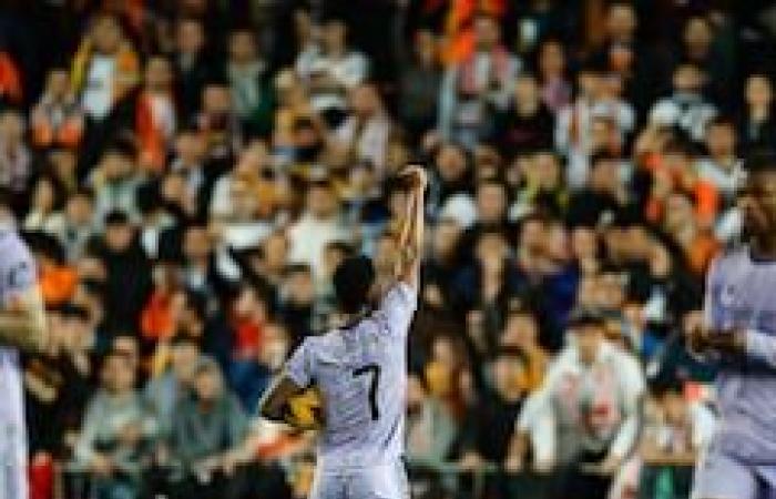 Inzaghi y Calhanoglu, sancionados por el escándalo de la curva nord -.