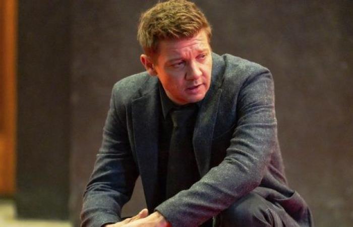 Marvel ofreció la mitad de su salario a Jeremy Renner para la segunda temporada de ‘Falcon Eye’.
