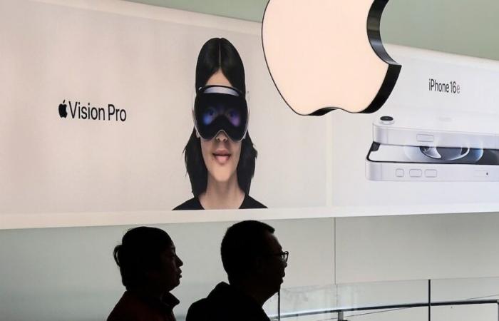 Apple reveló que las tarifas impuestas por Donald Trump le costarán USD 900 millones el próximo trimestre.