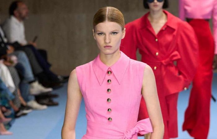 10 Carolina Herrera se ve con vestidos de camisa y Midis para ser el más elegante y mejor vestido de primavera-verano.