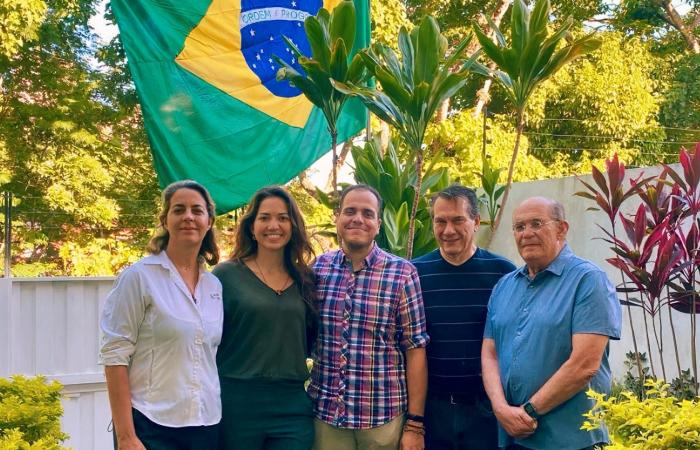 Machado celebra el “rescate épico” de los oponentes de asilo en la Embajada Argentina en Caracas.