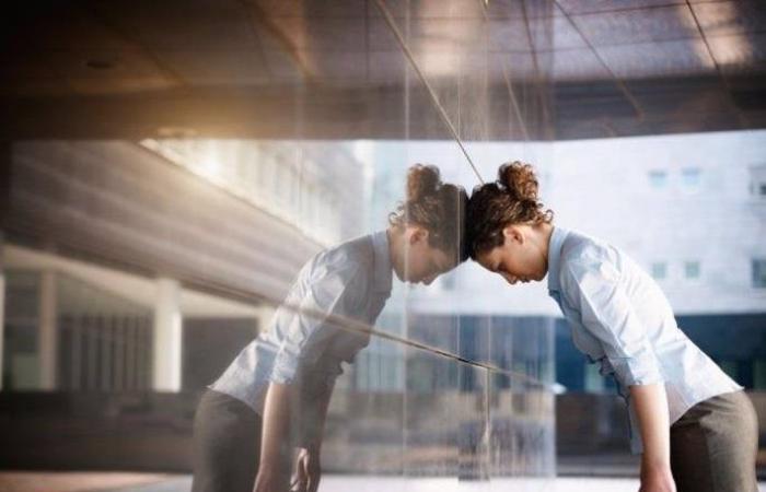 ¿Qué factores pueden alterar el equilibrio hormonal de una persona? -.