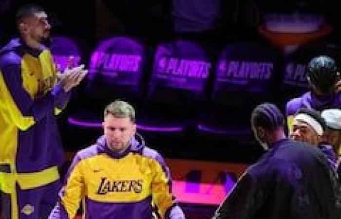 Steph Curry enciende las alarmas por lesiones en 1 contra Timberwolves -.