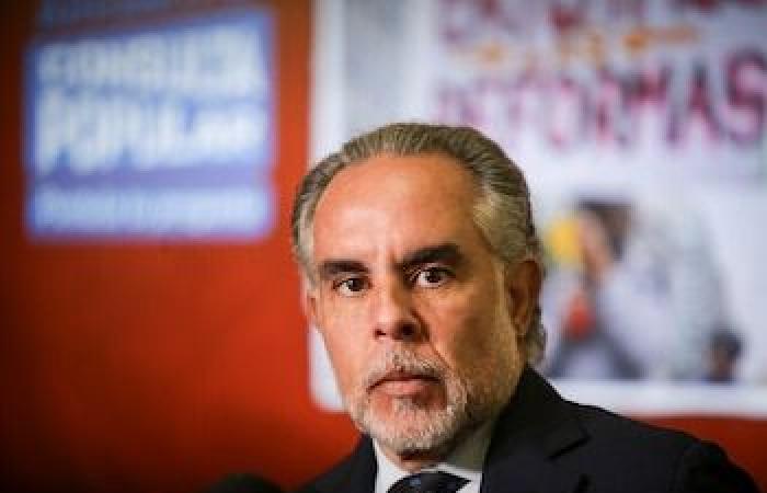 “¿Y cuándo van por el bandido de todos?” -.