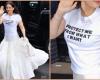 Rosalía viraliza una camisa con un mensaje de placebo poco antes de asistir a la Gala Met -.
