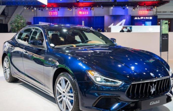 El novio de Ayuso se compró un Maserati que debe multas e impuestos al Ayuntamiento de Madrid